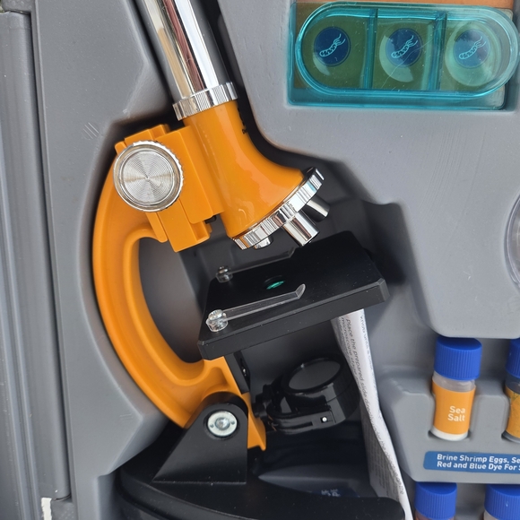 Discovery Biological Microscope Set - Picture 4 of 5